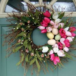 How to make a chic Easter wreath itself