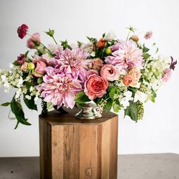 Insert autumn flowers as table decoration or home – great examples