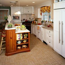 Kitchen block freestanding – more workspace and storage space in the kitchen