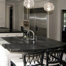 Kitchen countertops and the five best matching materials next to the granite