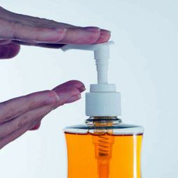 Make your own soap – Recipe for an antibacterial gel DIY