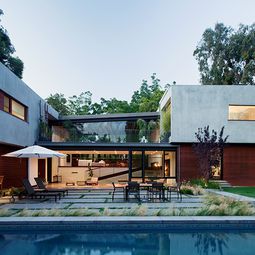 Modern extravagant residence within a charming landscape