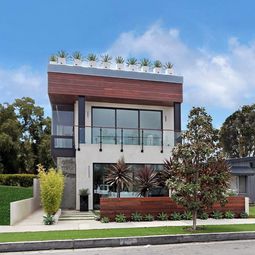 Modern luxury villa with elegant design in California