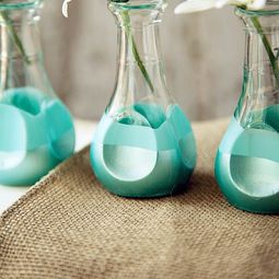 Original DIY vases – perfect for a beautiful bouquet
