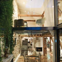 Renovated duplex apartment in the heart of Paris – original residence
