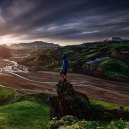 Small people, lost in the majesty of nature
