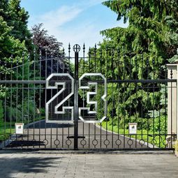The grand villa of Michael Jordan in Chicago