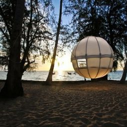 The pendant luxury tent Cocoon Tree