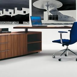 The stylish and contemporary desk by Cappellini