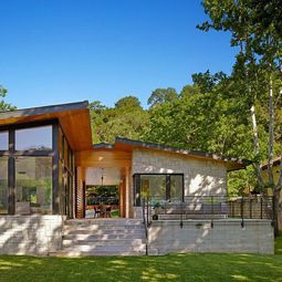 Think about a holiday in America, look at this holiday home in Texas