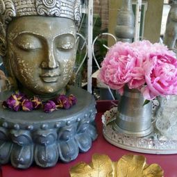 Vintage silver decoration at home – giving the home a charm from the old world