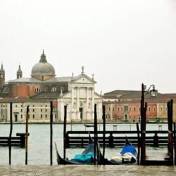 What is the unique Renaissance architecture?