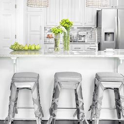 White kitchen cabinets for every taste