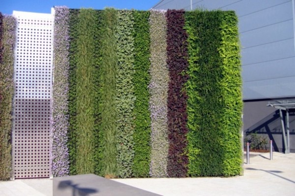 30 Incredible Vertical Gardens and green walls to admire