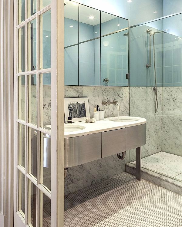 A few tips for the bathroom accessories and bathroom design, which enlarge the space