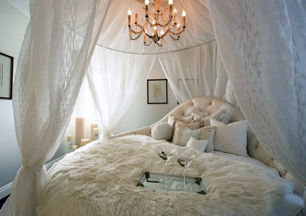 A round bed in the bedroom – Pro and Conrta