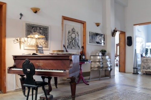 Art adorns the house – a 150 year old building in new splendor