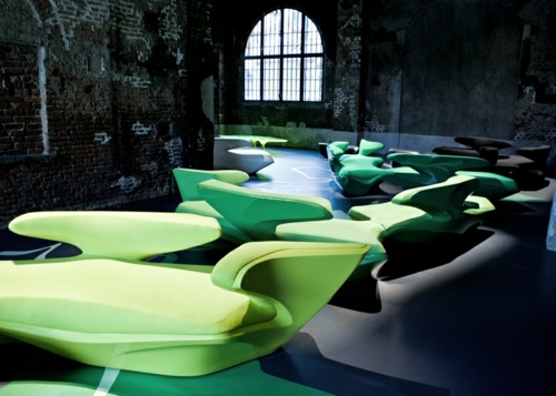 Attractive beautiful designer sofa by Zaha Hadid for Cassina Contract
