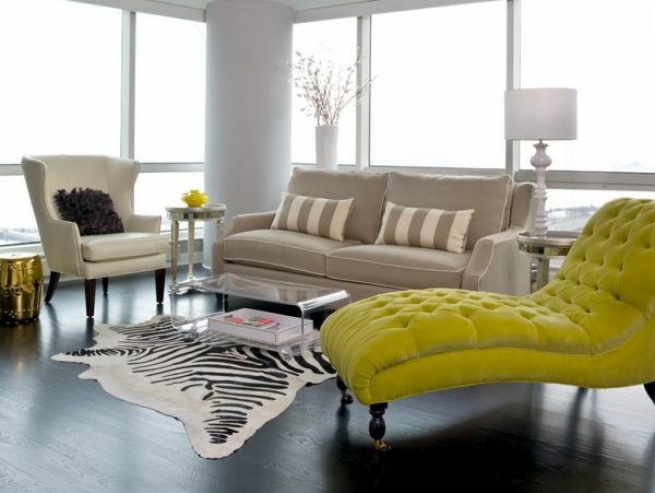 Coffee table made of acrylic glass complements any living room furniture