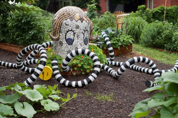 Cool art in the municipal garden in Pittsburgh