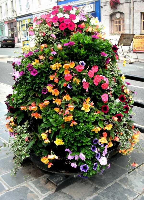 Cool flower towers – the absolute flowery garden design