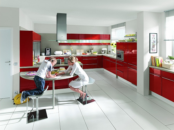 Cool red color for the kitchen with momentum