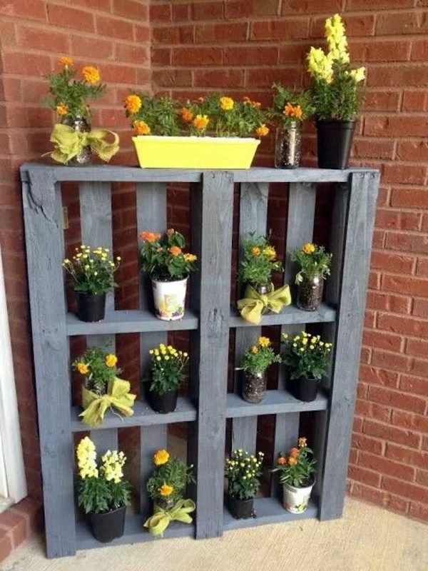 Creating a vertical garden and flower – DIY from Euro pallets