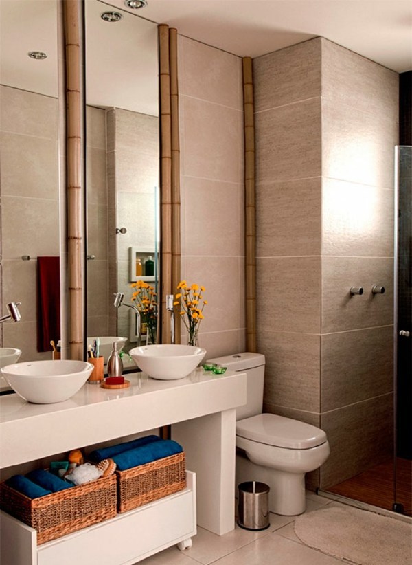 Dark spots on the mirror in the bathroom and how to avoid them