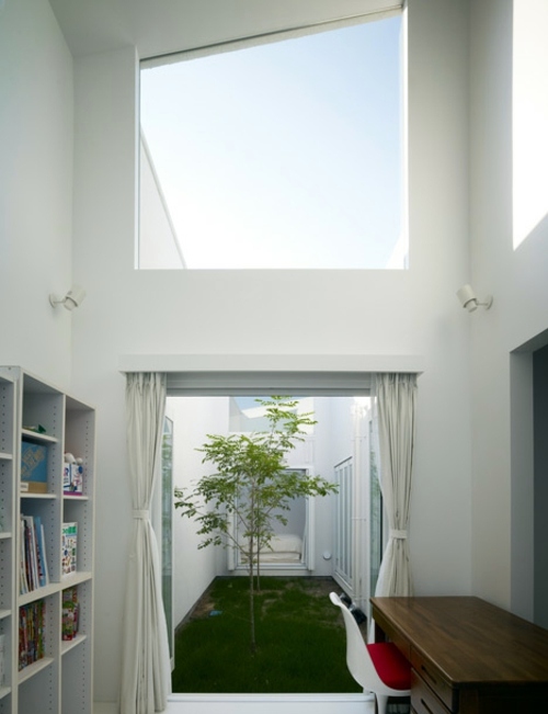 Designed Japanese dental clinic design by architect Hironaka Ogawa