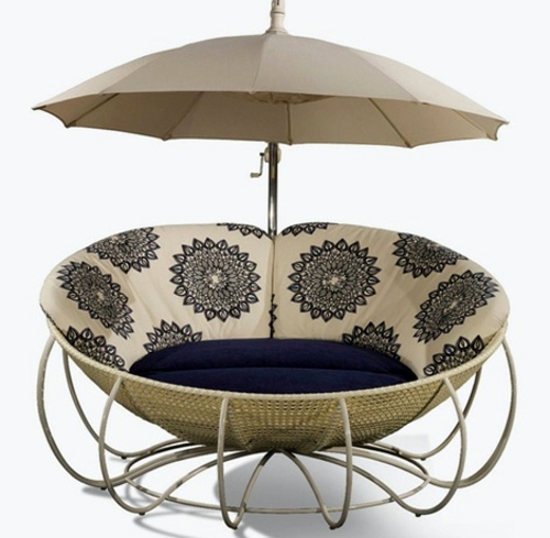 Designer sofa outdoors by Fendi Casa – "Love"
