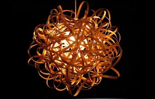 DURCHEINDANDER: Curved Floor Lamp made of wood – various lighting fixtures from designer Tom Raffield