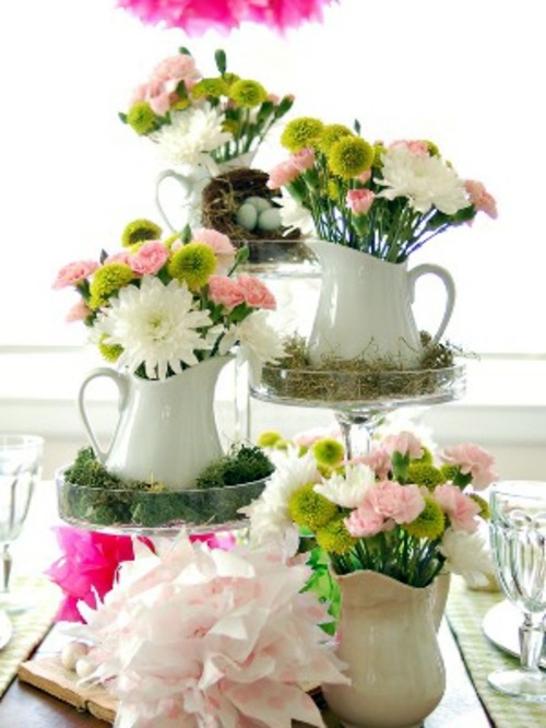 Easter decoration with spring flowers