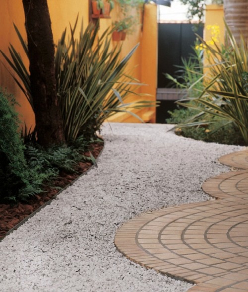 Garden design ideas – 12 great projects for garden paths