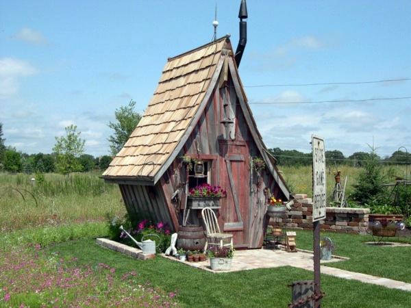 Garden houses made of wood – nice and compact garden shed ...