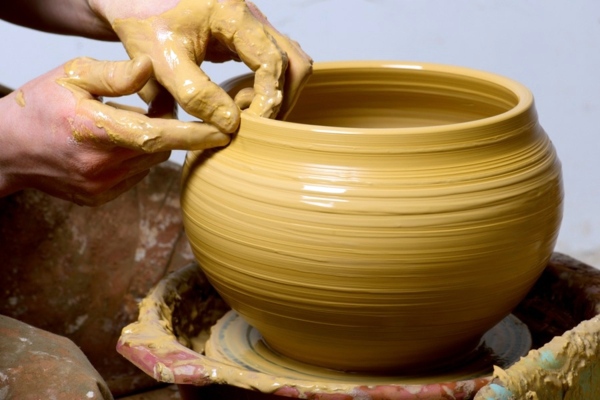 Make ceramic decoration itself