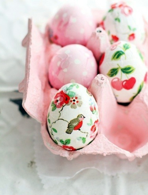 Make Easter eggs with decoupage