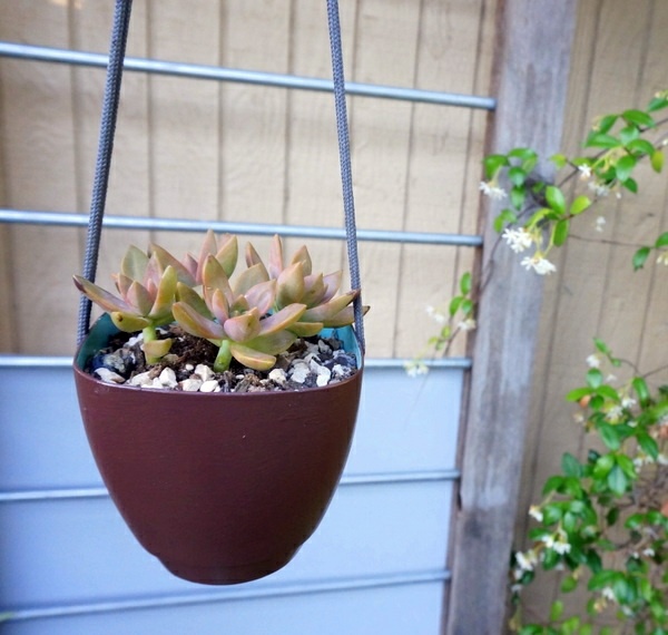 Modern DIY grid and garden accessories – easy craft ideas for gardeners