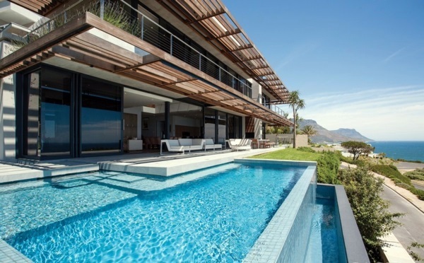 Modern Luxury Residence in Cape Town with breathtaking ocean views and stylish interiors