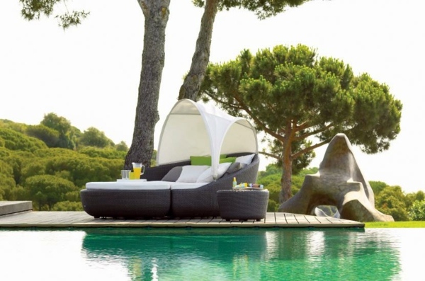 Modern Outdoor Furniture by Gloster – the modular Eclipse Collection