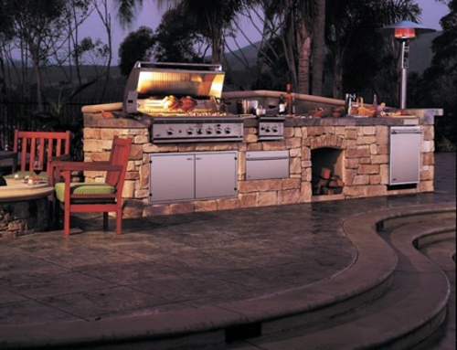 Outdoor kitchen with BBQ