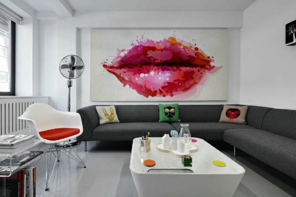 Send wall decoration with Kiss