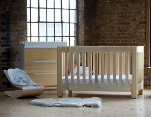 Small baby room design – modern foldable crib