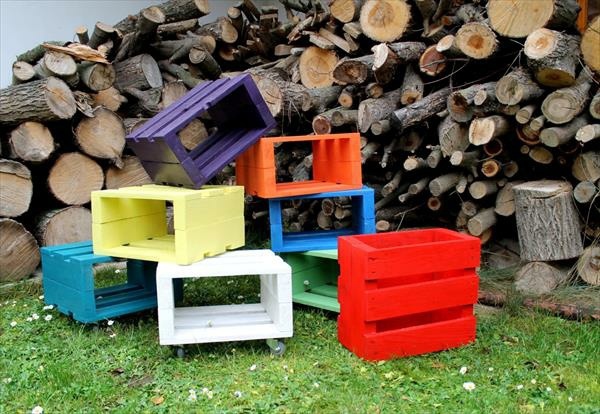Stool wooden pallets – colors and usefulness