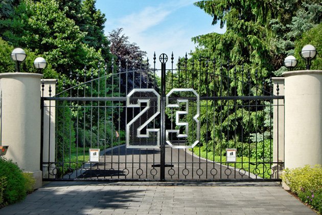 The grand villa of Michael Jordan in Chicago