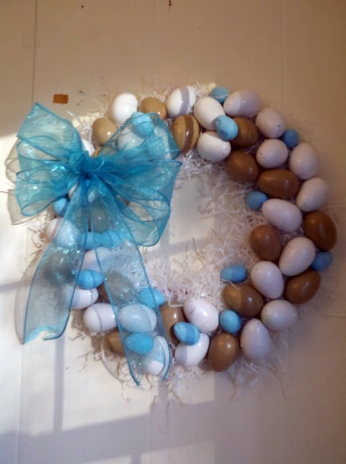 Tinker great blue Easter wreath itself