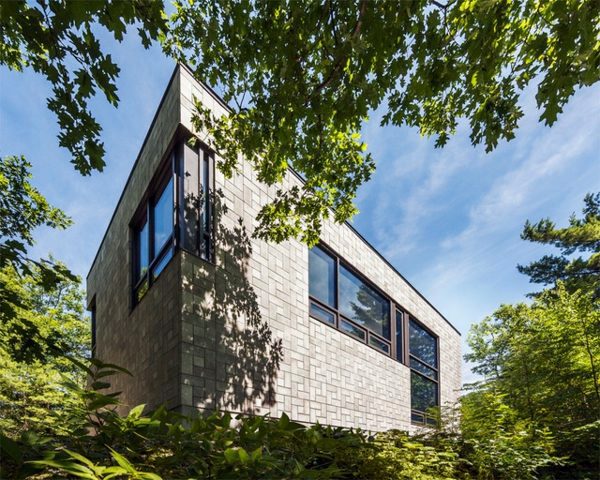 Unique house in Quebec – admirable complexity within a concrete box