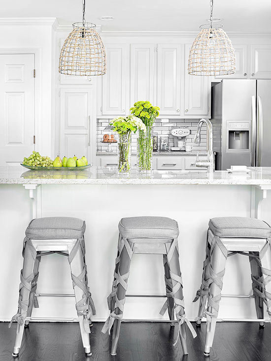 White kitchen cabinets for every taste