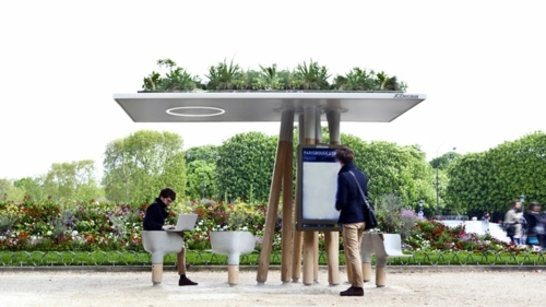 Wifi Internet station in Paris – innovative, technological progress