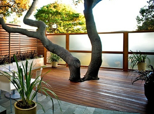 Wood tiling – wooden floor on the balcony