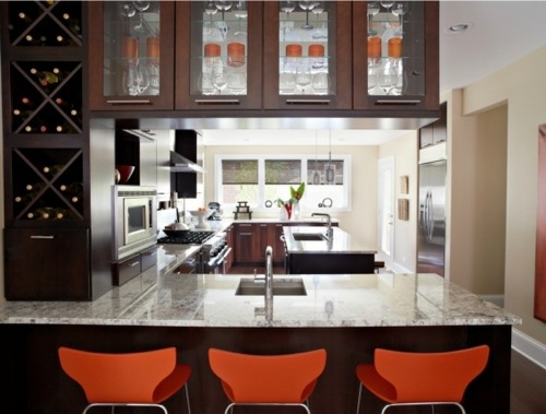 10 elegant, attractive kitchens with original equipment
